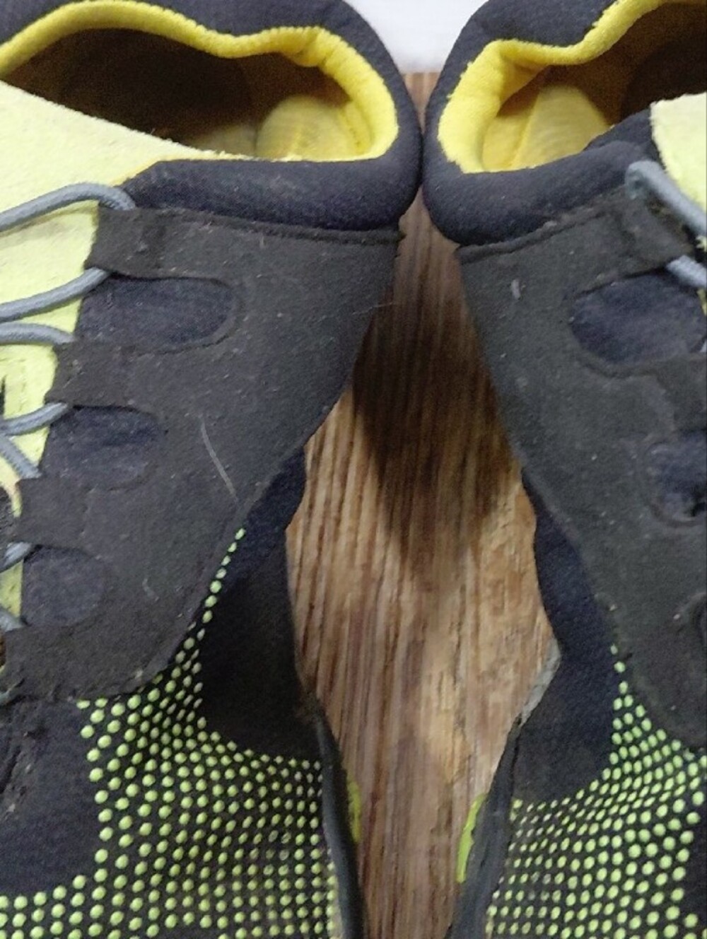 Vibram FiveFingers Black and Yellow Minimalist Toe Shoes Size 42/10-11 - Picture 4 of 8